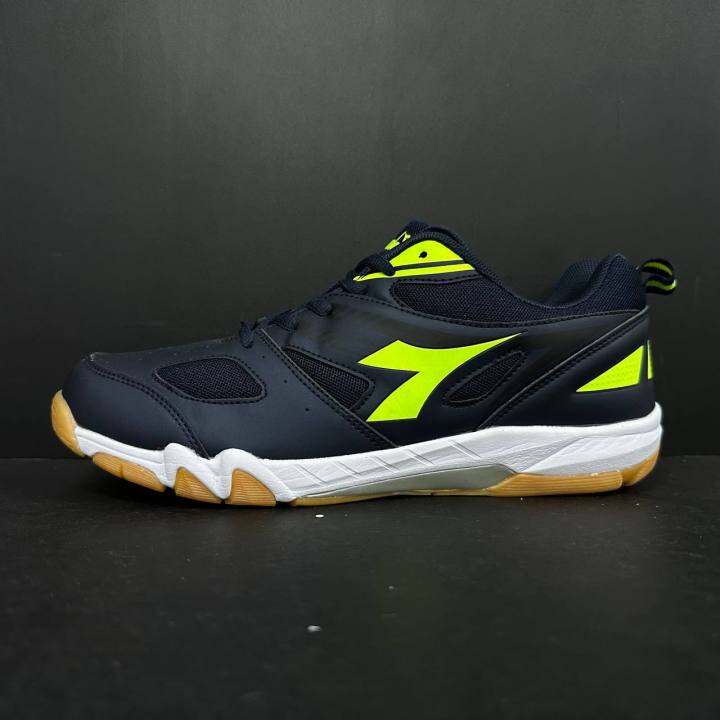 Diadora badminton sales