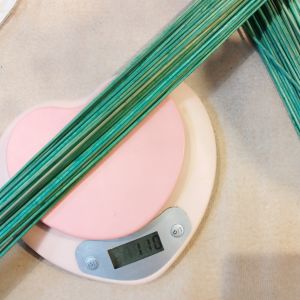 Một miếng xốp xanh xốp đen xốp trắng cắm hoa que tre que kẽm - dụng cụ cắm hoa làm quà gói hoa tặng các dịp lễ kỉ niệm Trùm Sỉ Gia Thành