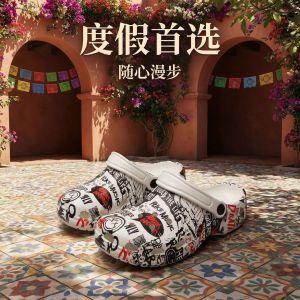 Free Shipping Summer Outdoor Dark Graffiti Print Shoes MenS Soft-Soled Hollow Sandals Summer Perforated Sandals
