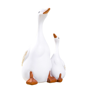 Realistic Duck and Duckling Ornament for Yard Decoration Weather Resistant for Home and Patioes Spaces