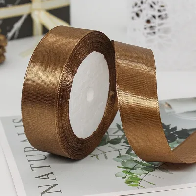 Ruy băng lụa thắc nơ trang trí . Dùng thắc nơ trang trí giỏ quà giỏ hoa ... 1 Cuộn bản rộng ( 1cm_2cm_4cm ) Dài 20met
