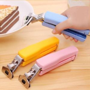 Alat Penjepit Panci Mangkok Piring Serbaguna / Clip Capitan Anti Panas