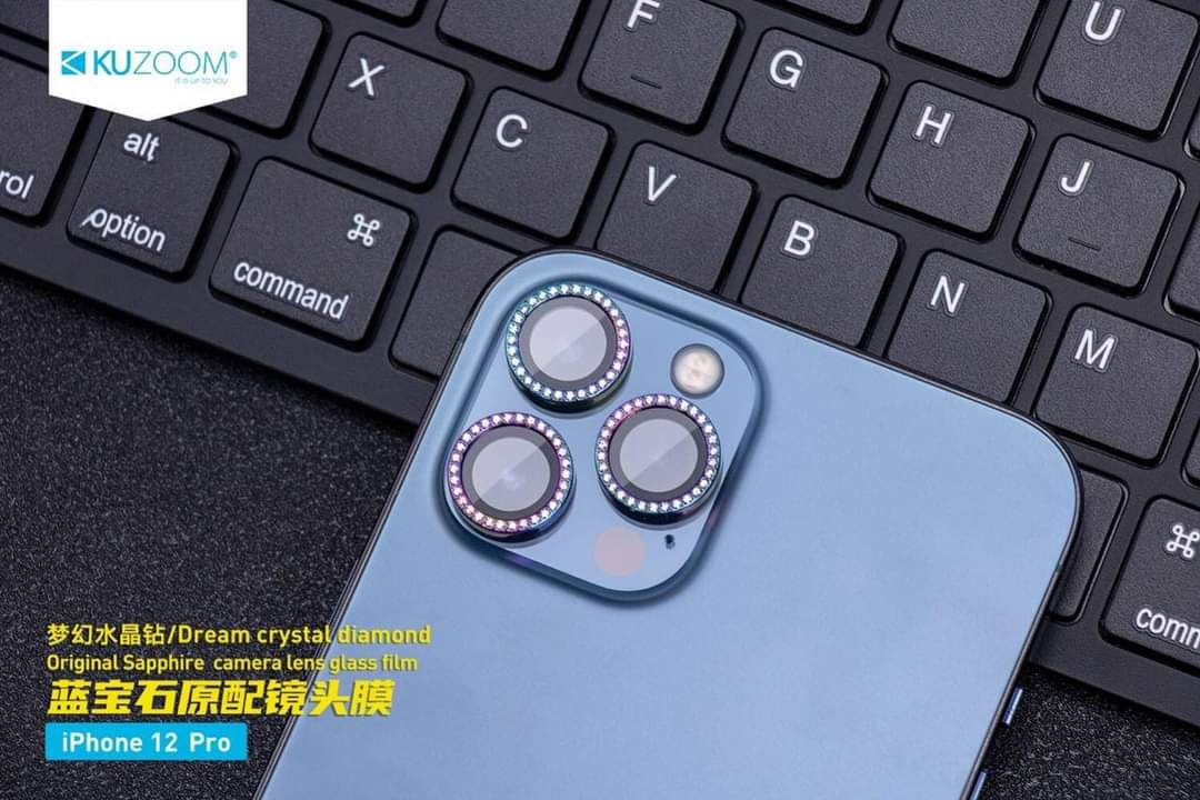 Làm sao để dán mắt camera iPhone không bị bong tróc? Tôi đã học được bí quyết từ bộ dán Kuzoom Titan!