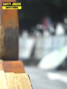 Safety Shoes For Men  Safety Shoes Lightweight  Caterpillar Safety Shoes High-Top Outdoor Three-Proof Work Shoes Oxford Cloth Material 安全鞋