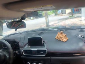 Thảm taplo da vân carbon cao cấp Mazda3 2015-2019 (NO HUD)