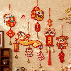 MKEB แบบดั้งเดิมดั้งเดิม จี้ปีงูจีน ราศีงู พลาสติกทำจากพลาสติก อุปกรณ์เทศกาลฤดูใบไม้ผลิ การ์ตูนลายการ์ตูน งานทำมือ จี้โชคดีปีใหม่2025 ตกแต่งบ้านห้องนั่งเล่น