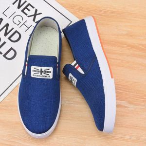 ใหม่ พร้อมส่ง รองเท้าผ้าใบผู้ชาย รองเท้าแฟชั่นชาย รองเท้าผ้าใบแบบสวม ผ้าใบเนื้อผ้ายีนส์ HK030