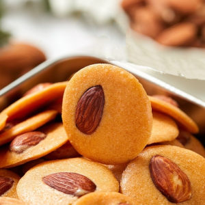 Bánh Quy Hạnh Nhân Nguyên Hạt Thơm Ngon Đầy Đủ Dinh Dưỡng Giòn Tan Trong Miệng