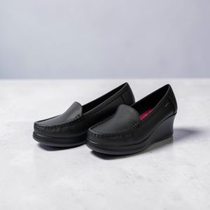 LARRIE Kasut Perempuan Dorothy Black Wedge Slip-On Shoes - L32504-MR02SV-1-BLACK