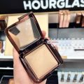 HOURGLASS Ambient Lighting Powder - Diffused Light 10 G. (อาวเวอร์กลาส) สินค้าของแท้จากห้างไทย. 