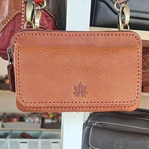 MARAH กระเป๋าสะพายหนังแท้ สะพายปรับ มีสาย ราคาที่นิยม สินค้า Otop 5 ดาว จาก MARAH ราชบูรี