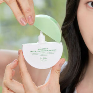 Kem Chống Nắng Dr.Althea Aqua Glowing / Green Tea Fresh Sunscreen 45 ml – SPF50+ PA++++ Dưỡng Ẩm