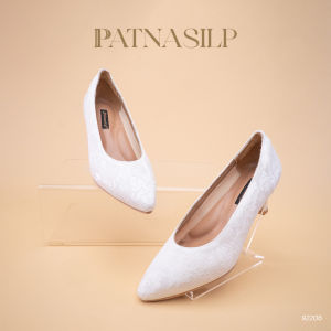 𝐏𝐀𝐓𝐍𝐀𝐒𝐈𝐋𝐏 รองเท้าไปงาน คัชชู ลูกไม้ทึบปิดเท้า สีขาว ใส่แล้วสวยมาก เท้าเรียว หัวแหลม หน้ากว้าง สูง 2.2 นิ้ว l 92206