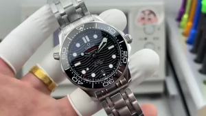 Seahorse 300M Series of mens fully automatic mechanical watches featuring all-steel straps luminous dials and waterproof designs available for wholesale 9/4