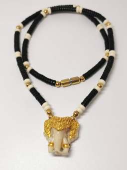 รูปจากผู้ขายบน Lazada: One-Eyed Turtle Necklace with Mixed Elephant Bones and Elephant Skulls. ตั้งราคา ฿299 ขายแล้ว 194 ชิ้น