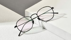 FONEX กรอบแว่นตาไทเทเนียมบริสุทธิ์ สำหรับผู้หญิงใหม่ในการออกแบบแบรนด์วินเทจย้อนยุคแว่นตาสี่เหลี่ยมผู้ชายเกาหลีเบาพิเศษแว่นสายตากำหนดเอง981