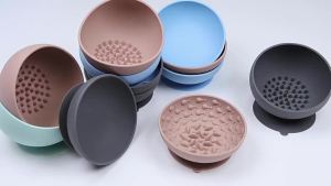 Silicone Slow Feeder Dog Bowl with Suction Base Anti-Choke Anti-VomitDish