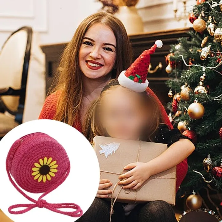 Kids%20Mini%20Straw%20Crossbody%20Purse%20Lightweight%20Shoulder%20Bag%20With%20Adjustable%20Strap%20For%20Essential%20Storage%20-%20Image%204