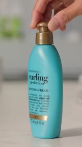 OGX Argan Oil of Morocco Curl-Defining Styling Cream Anti-Frizz Curl Cream for Curly Hair & All Textures Cold-Pressed Argan Oil Paraben-Free Sulfate-Free Surfactants Curly Hair Products 6 oz