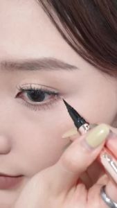O.TWO.O Gold Embroidery Eyeliner Pen Waterproof Long Lasting Classic Black Easy To Wear Eye Makeup