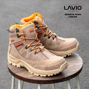 Sepatu Safety Boots Hiking Touring Anti Slip Ringan Full Jahit Bahan Suede Premium Geneva High