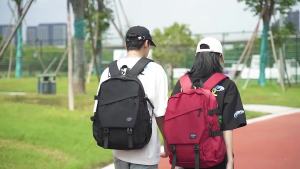 กระเป๋านักเรียนนักเรียนมัธยมปลายความจุขนาดใหญ่กระเป๋าเป้สะพายหลังคอมพิวเตอร์สำหรับผู้ชาย