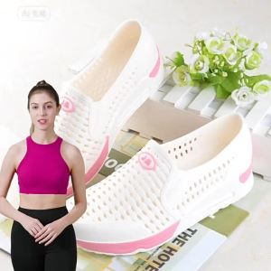 [Free Shipping] BirdS Nest Plastic WomenS Summer White Nurse Shoes Sandals Closed-Toe Clogs Wedge Heel Thick-Soled Hollow Work Shoes Beach Shoes
