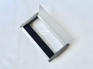 Grommet Fliptop Penutup 2 Lubang Kabel Stop Kontak Silver Bahan Aluminium cocok untuk Meja Kerja Kantor Minimalis