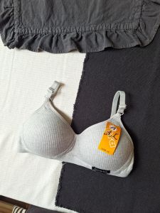 ชุดชั้นใน สีโทน  MUJI น้องมากับความเบสิค บอกเลย สวยมากค่า ผ้าคอตตอน ระบายอากาศดีเลิสคะแม่ ไม่มีโครงไม่เจ็บทรงจ้า