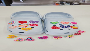 Sticker 2D Charm jibbitz gắn dép sục mẫu C37