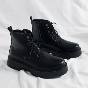 2023 Mens Korean Martin Boots School Black Leather Shoes Mid Top Thick Sole Fashion Chelsea Boots