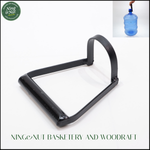 หูหิ้วยกถังน้ำดื่ม18/20ลิตร เหล็กหนาแข็งแรงจับถนัดมือทุ่นแรงในการยกถังน้ำได้เป็นอย่าดี มีบริการเก็บเงินปลายทาง[COD]