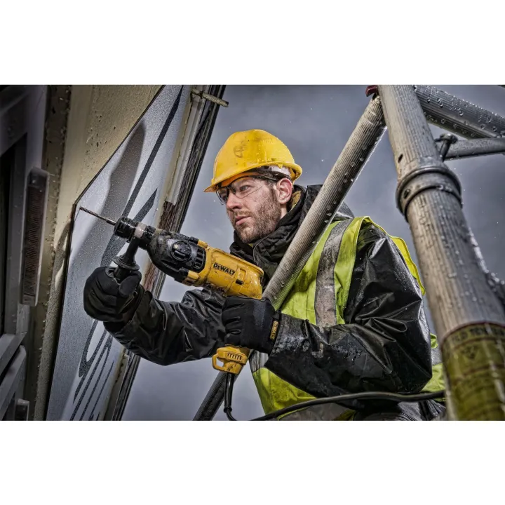 Dewalt%20D25033K%20SDS-Plus%20Rotary%20Hammer%20(3-Modes)%20-%20Image%205