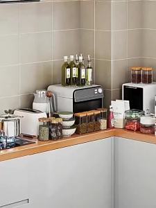 [SG] Adjustable Kitchen Shelf Rack Microwave Rack Shelf Kitchen Organiser Rack