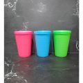 Gelas Minum dan tutupnya Gelas plastik. 