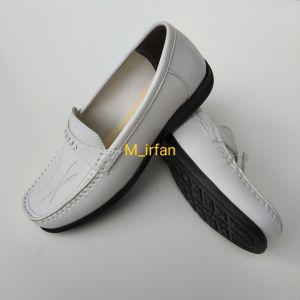 Sepatu Pantofel kerja Milton MM 311