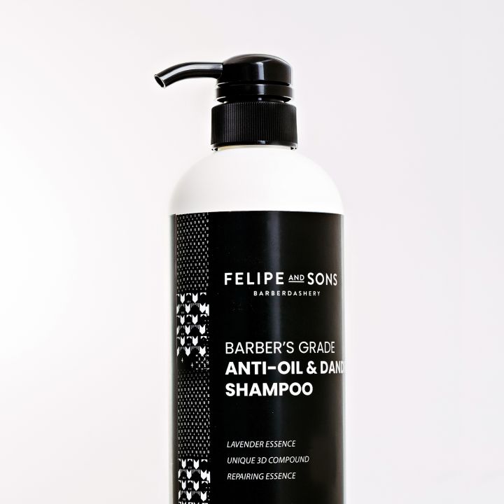 Felipe%20&%20Sons%20Barber%E2%80%99s%20Grade%20Anti-Oil%20&%20Dandruff%20Control%20Shampoo%20730mL%20-%20Oily%20Scalp%20&%20Flake%20Control,%20Fresh%20Clean%20Hair%20-%20Image%204