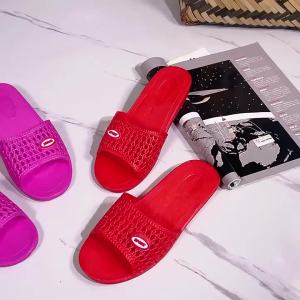 [Free Shipping] Womens indoor slippers flat non-slip rubber shoes soft sole comfortable retro classic mom-style slip-on sandals