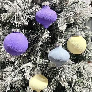 CHICKETTI 12pcs พลาสติก ลูกบอลคริสต์มาส ป้องกันน้ำ หลากสีสัน ของตกแต่งแขวนต้นคริสต์มาส ตกแต่งบรรยากาศรื่นเริง ไม่แตกง่าย จี้ทรงกลมคริสต์มาส คริสต์มาส
