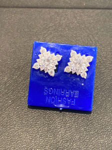 [ 07 ] Bông tai bạc đính đá sáng lấp lánhhot trendtrẻ trungquý côsang tronglàm quà tặngdự tiệcphù hợp với mọi lứa tuổi