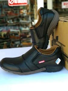 kickers - sepatu casual pria sepatu slip on pria santai kulit hitam