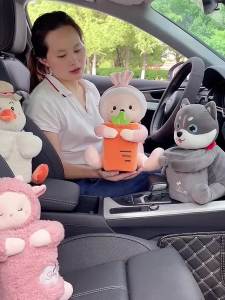 车载纸巾盒创意可爱车用扶手箱抽纸盒袋车内挂式汽车装饰用品大全Car mounted tissue box creative and cute car armrest box paper box bag car mounted car decoration supplies collection