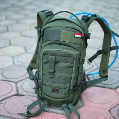 Tas Sepeda Taktis dengan Hydropack Ringan dan Portabel - Warna Dril/Army