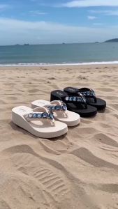 Summer WomenS Flip-Flops With 4Cm Wedge Heel Rhinestones Non-Slip Design Suitable For Beach And Outdoor Wear Height-Enhancing And Slimming Slippers