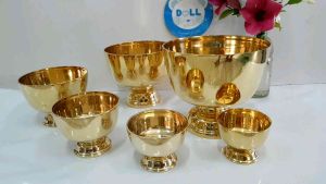 ชุดขัน Brass byfa F1118 ร.5 ขนาด 4นิ้ว กับ ขันมีฐาน และขันทองเหลือง