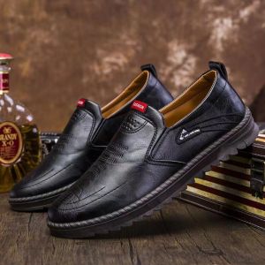 Fashionkinian SP20 Sepatu Formal Pria Kerja Model Terbaru 2025 Tren Kekinian Sepatu Slip On Bahan Kulit PU Sepatu Pantofel Laki Keren Gaya Casual Viral Zaman Now Sepatu Casual Cowok Simple Elegan Sepatu Pria Dewasa Jalan Jalan Sepatu Casual Pria Pesta