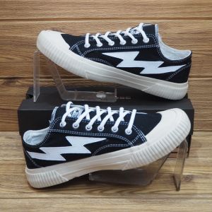 Sepatu Sneakers Pria Classic Low Pendek Hitam Petir