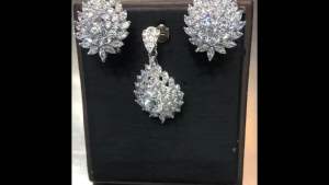 Titapa jewelry ต่างหูเพชรมาคี น้ำเพชรสวยไฟดี เพชรสวยมากเหลี่ยมคมH&A ใส่แล้วเต็มหู สวยๆเลยค่ะ ใส่ออกงานสวยมาก รุ่นขายดีของร้าน ใส่ได้ทุกโอกาส