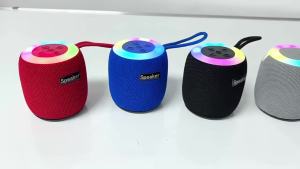 Outdoor portable wireless Bluetooth speaker subwoofer car and home with colorful lights atmospheric smallspeaker