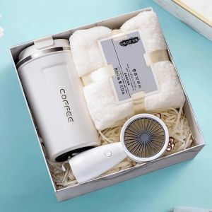 ZHUWNANA 3ใน1 ชุดของขวัญวันหยุด ดีไซน์ทันสมัย ร่ม/ผ้าขนหนู/แก้ว ชุดของขวัญวันเกิด ไม่ซ้ำใคร พร้อมถุงกระดาษ ชุดของขวัญที่ใช้งานได้จริง สำหรับทุกโอกาส